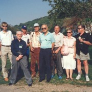 august 1989 – Bournemouth (ENG), la Congresul problemiştilor. Harkola (FIN), Arguelles (SPA), un „oficial” sovietic, Nestorescu, Abdurahmanovic (JUG), Vladimirov (URS), „traducătoarea” sovietică, Hannelius (FIN)