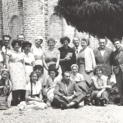 Eleonora Gogâlea într-un grup de şahişti, datată aprox. 1960