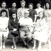 Eleonora Gogâlea (prima din stânga, sus) în 1968, la Oradea