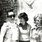 Eleonora Gogâlea (stânga) în timpul unui turneu internațional de șah la Plovdiv (Bulgaria)