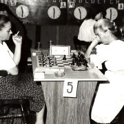 Eleonora Gogâlea cu piesele negre şi Tereza Stadler