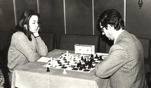 … şi la turneul masculin Călimăneşti, 1983 „unde am făcut 6½/11, locul 10 din 60 şi o remiză de prestigiu cu M.M. Victor Ciocâltea”.